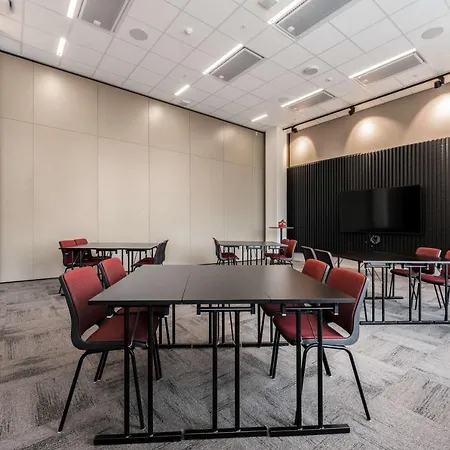 מלון Radisson Red Okern 4*