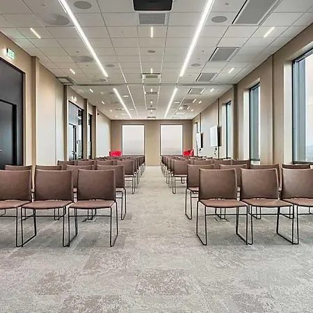 Hotel Radisson Red Okern 4*