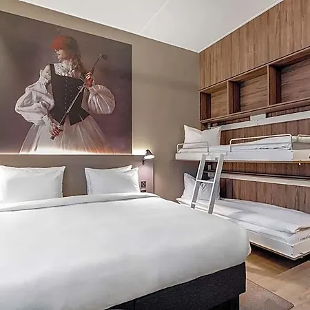Radisson Red Okern 4*